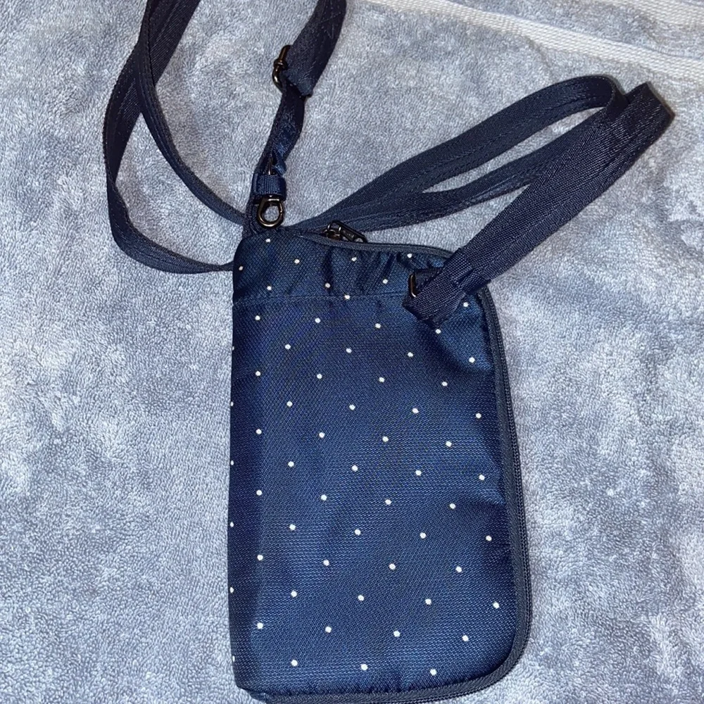 Nwot Pacsafe mini crossbody travel pouch, RFID safe_3